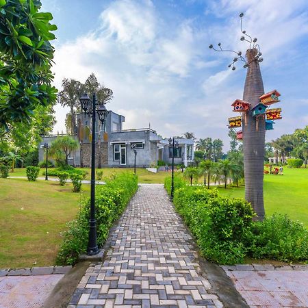 Stayvista At Wandering Vines Indoor Pool 4Bhk Luxury Villa In Delhi Sohna Exteriér fotografie