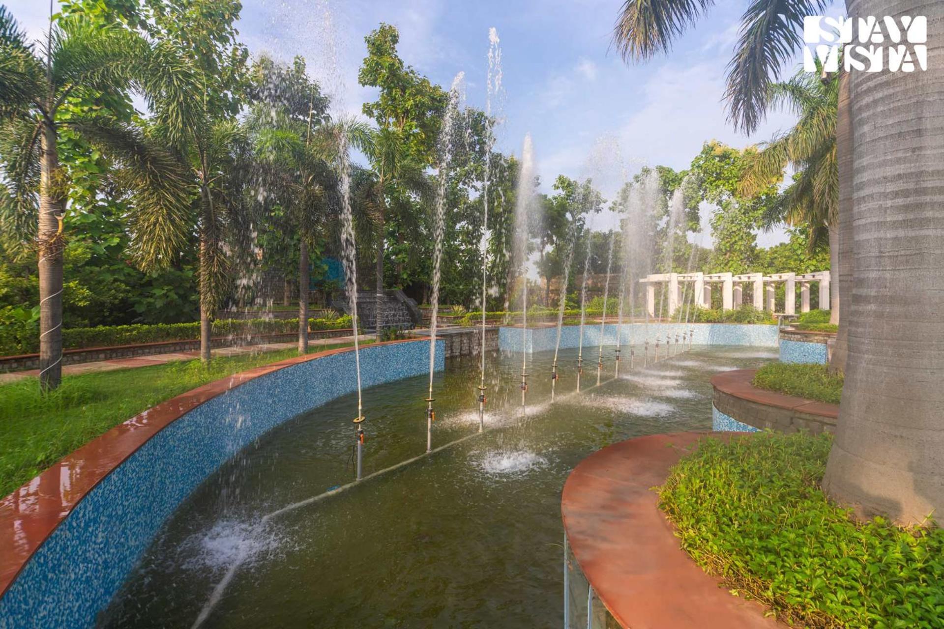 Stayvista At Wandering Vines Indoor Pool 4Bhk Luxury Villa In Delhi Sohna Exteriér fotografie