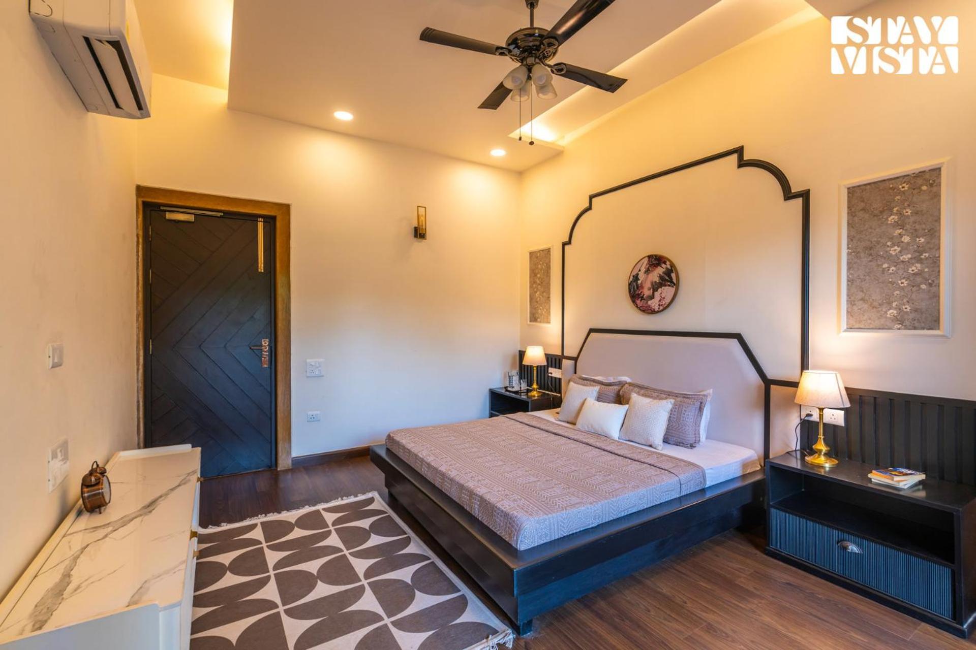 Stayvista At Wandering Vines Indoor Pool 4Bhk Luxury Villa In Delhi Sohna Exteriér fotografie