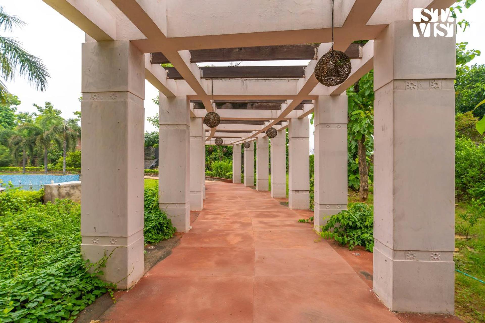 Stayvista At Wandering Vines Indoor Pool 4Bhk Luxury Villa In Delhi Sohna Exteriér fotografie