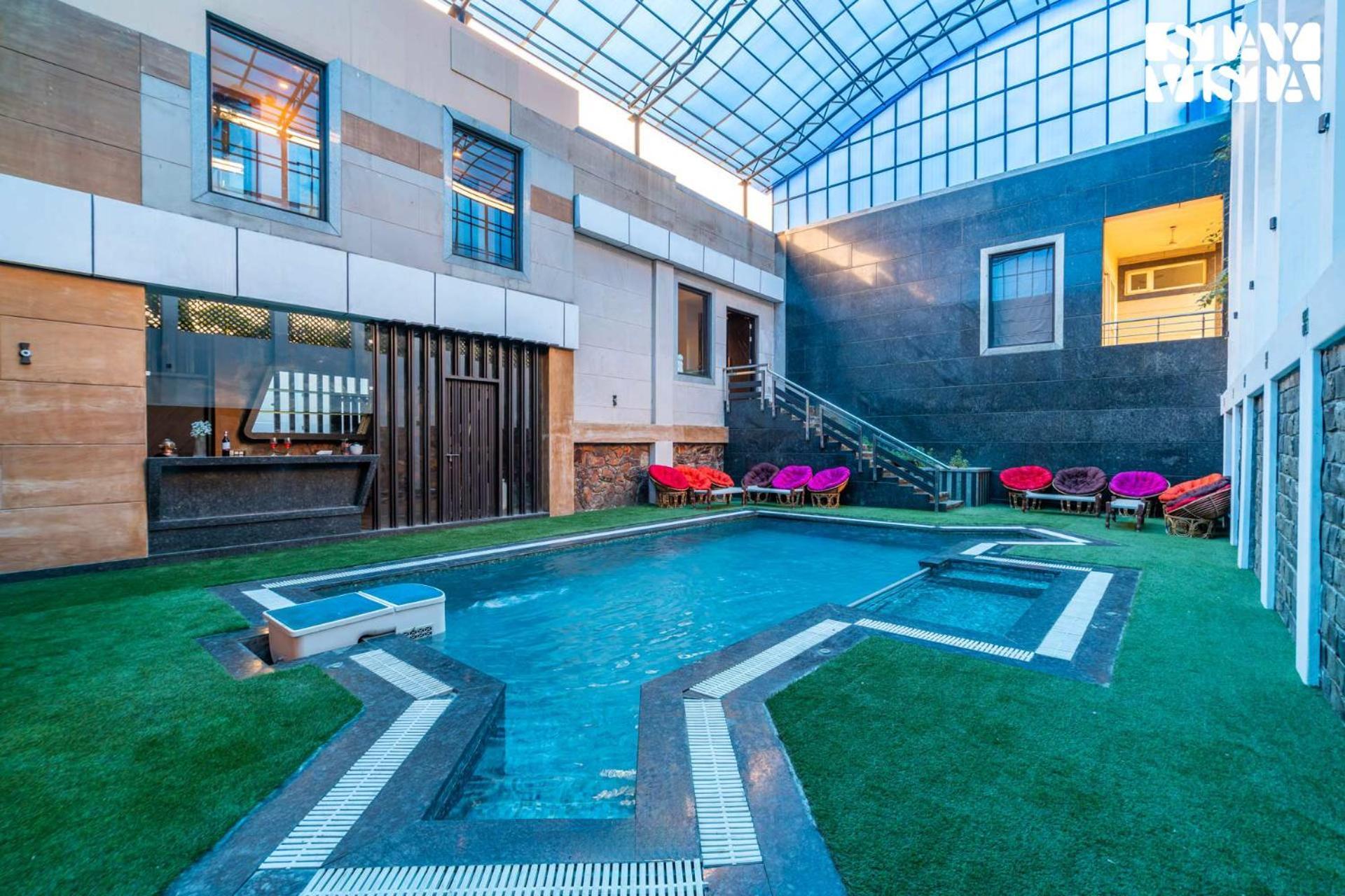 Stayvista At Wandering Vines Indoor Pool 4Bhk Luxury Villa In Delhi Sohna Exteriér fotografie