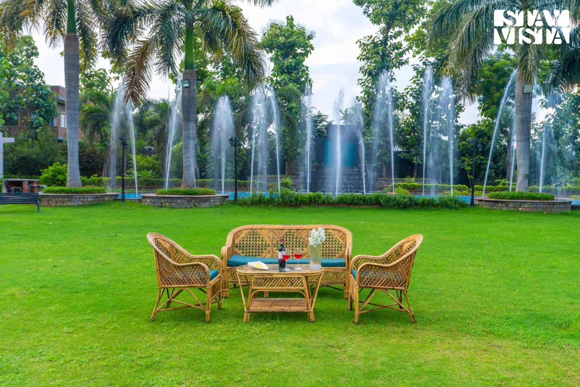 Stayvista At Wandering Vines Indoor Pool 4Bhk Luxury Villa In Delhi Sohna Exteriér fotografie