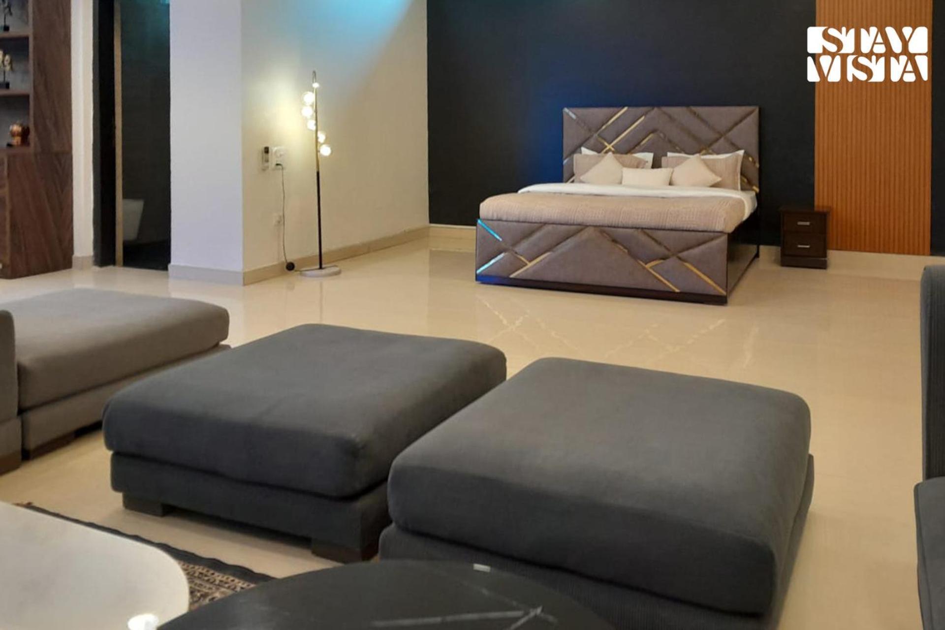 Stayvista At Wandering Vines Indoor Pool 4Bhk Luxury Villa In Delhi Sohna Exteriér fotografie